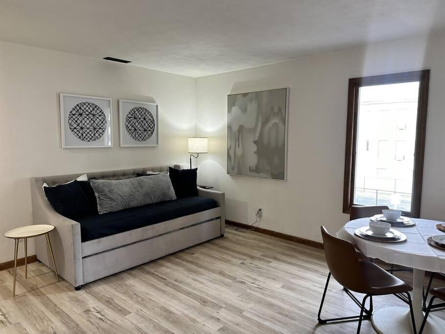 Capital Suite On 6Th Street - King Bed / Downtown! Springfield Esterno foto